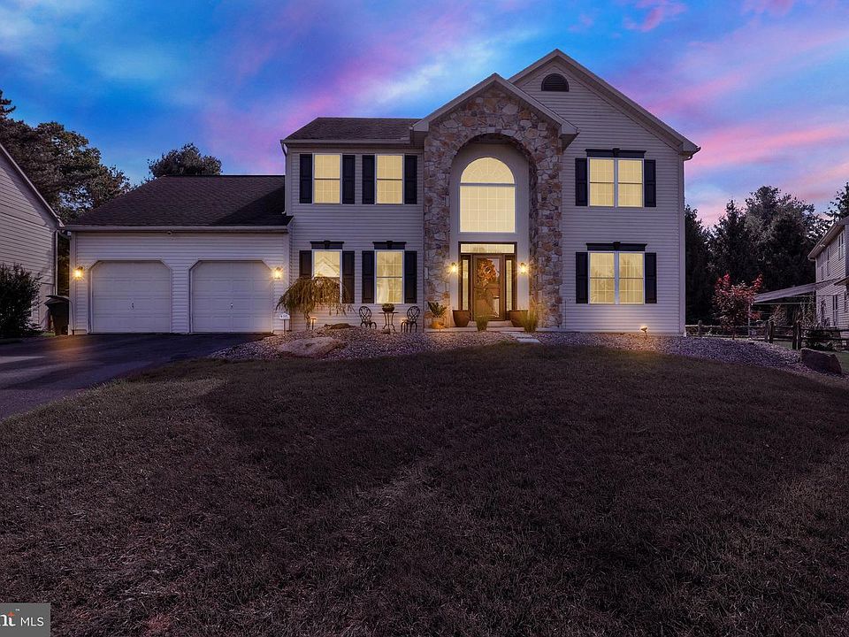 1st image of 15 Brassie Cir