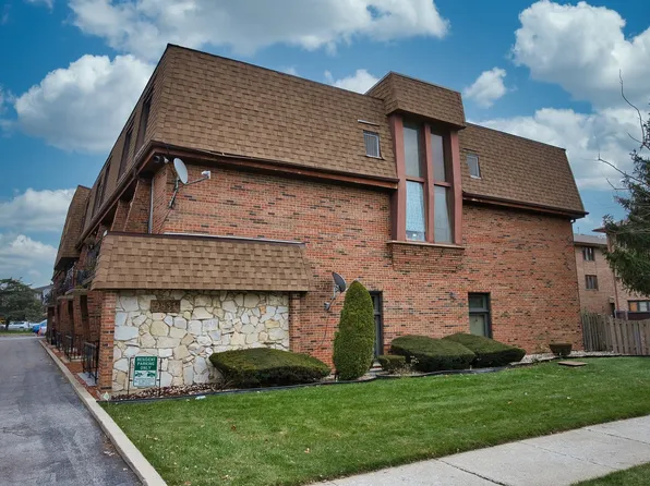 9831 Nottingham Ave APT 13, Chicago Ridge, IL 60415