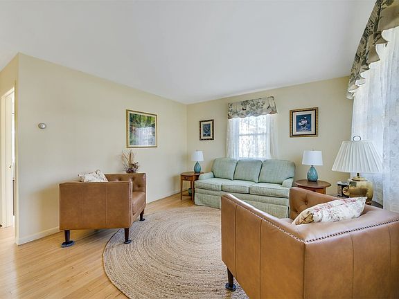 5th image of 225 Washington Ave