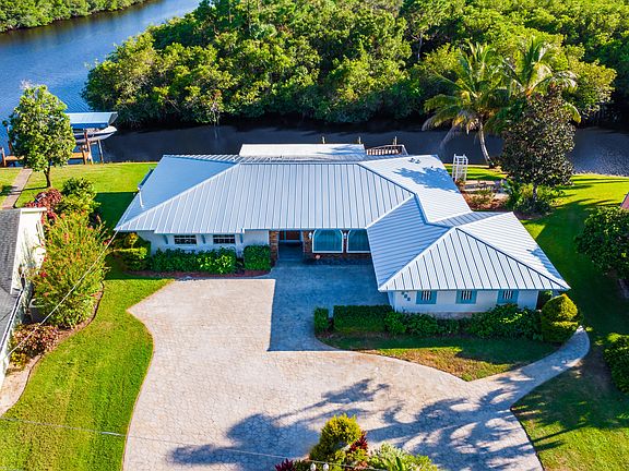 2nd image of 898 SE Seahouse Drive