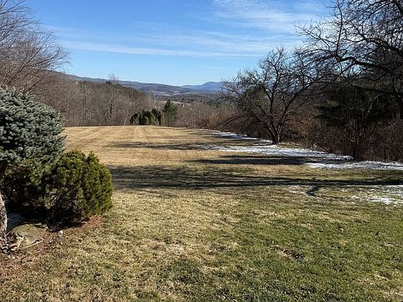 3rd image of 2509 Skiparee Rd