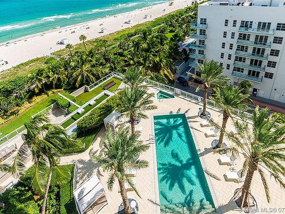 4th image of 3801 Collins Ave #1004