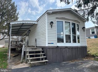 121 Chestnut Hill Dr, York, PA