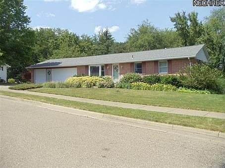 1st image of 209 Schaar Dr