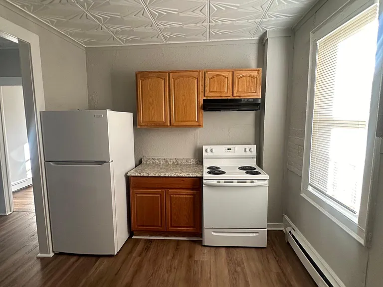 355 Goodrich St #A — Photo 1