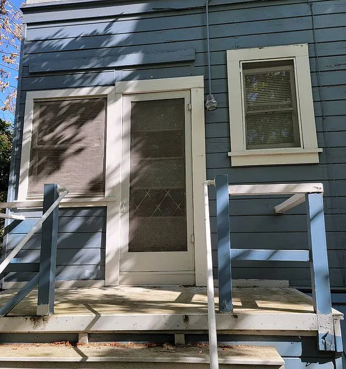 513 Everett Ave #513
