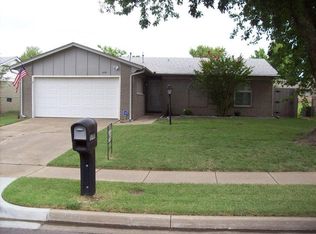 3845 E 21st Pl, Tulsa, OK 74114