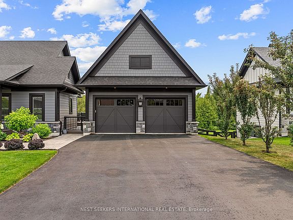 3rd image of 7 Georgian Grande Dr