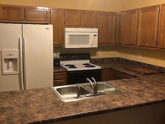 5th image of 1830 Whispering Oaks Ln