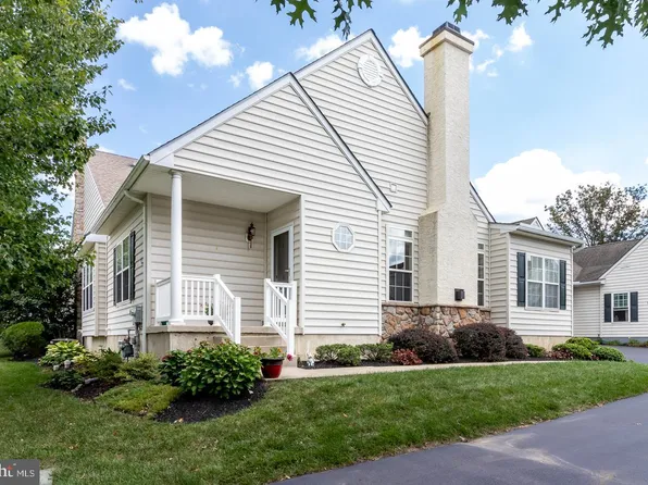 192 Rose View Dr, West Grove, PA 19390