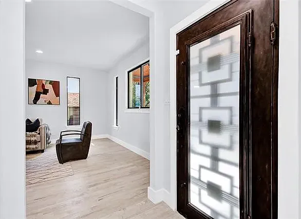 10827 Wallbrook Dr — Photo 10