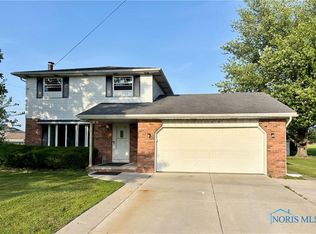 1105 S Lallendorf Rd, Oregon, OH 43616