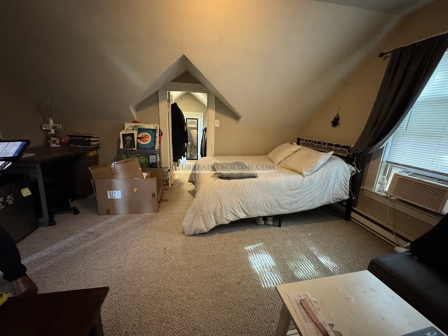 4 bed, 1.0 bath, 1200 sqft, $1,000 — Photo 2