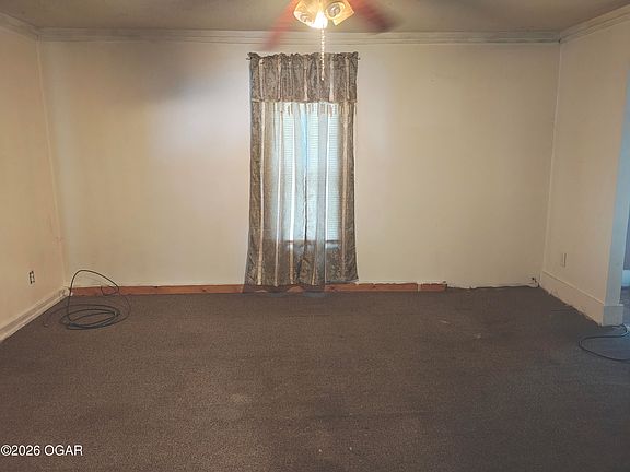 5th image of 1303 Poplar St