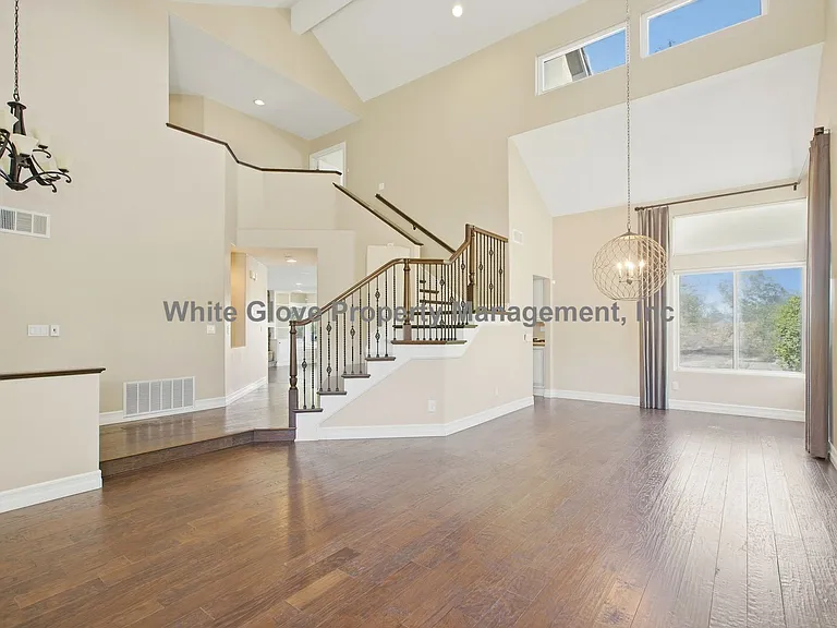 2704 N Vista Heights Ave — Photo 5