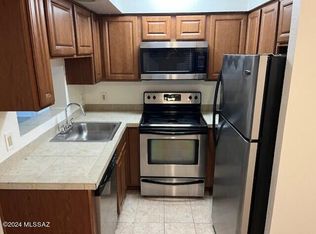 1810 E Blacklidge Dr APT 403, Tucson, AZ 85719