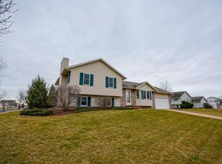 1202 Saint John St, Cottage Grove, WI 53527