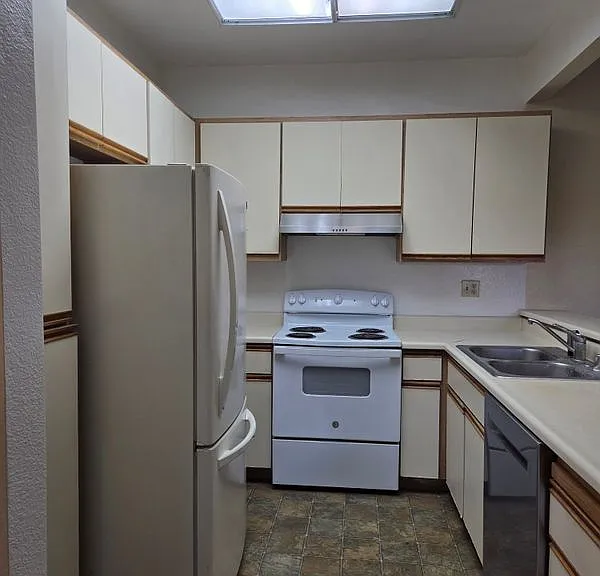1256 Stanhope Ln #251 — Photo 8
