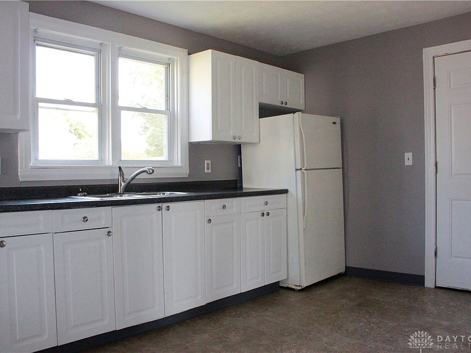 2nd image of 110 N Belmont Ave