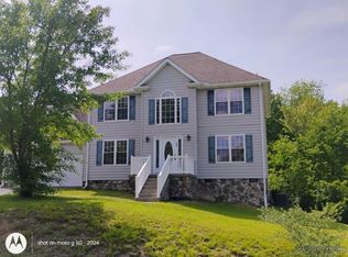 104 Belmore Ct, Mount Hope, WV 25880