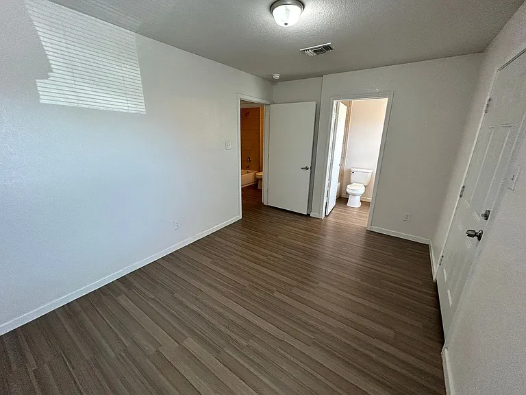 1615 N Navidad St — Photo 12