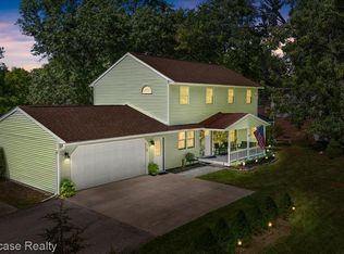 5971 Farley Rd, Clarkston, MI 48346