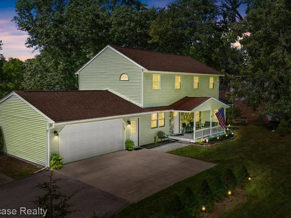 5971 Farley Rd, Clarkston, MI 48346