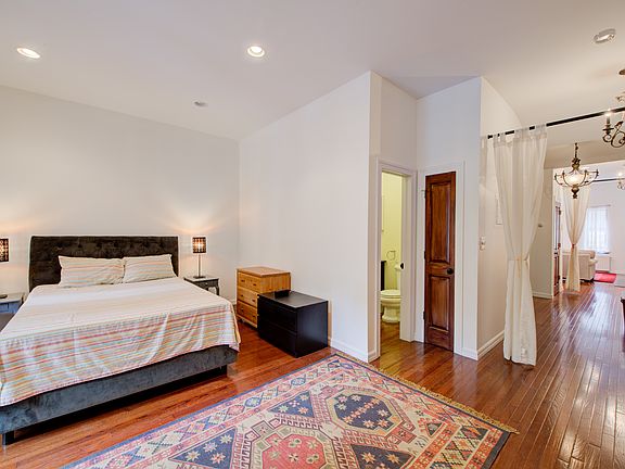 3rd image of 261 W 139th St #2