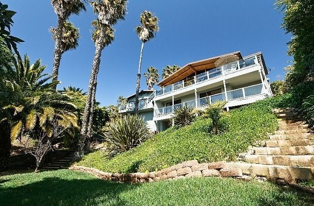 1st image of 2092 Hillcrest Dr