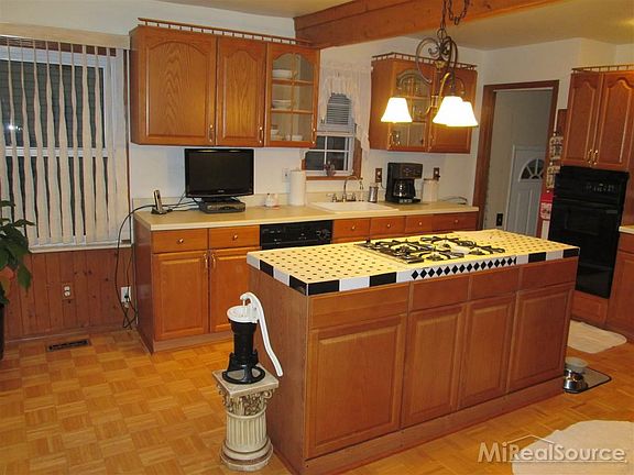 5th image of 17435 Ivanhoe St