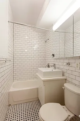 Rented by Mirador Real Estate | media 29