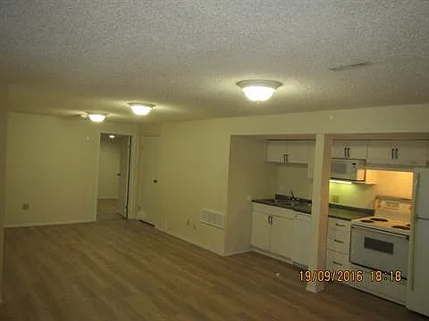 17 Melrose Cres #1A — Photo 8