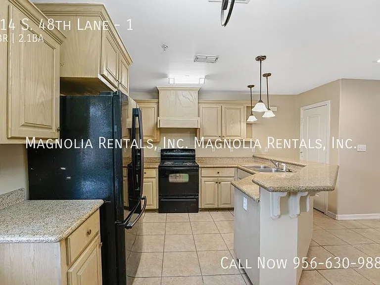 214 S 48th Ln #1 — Photo 3