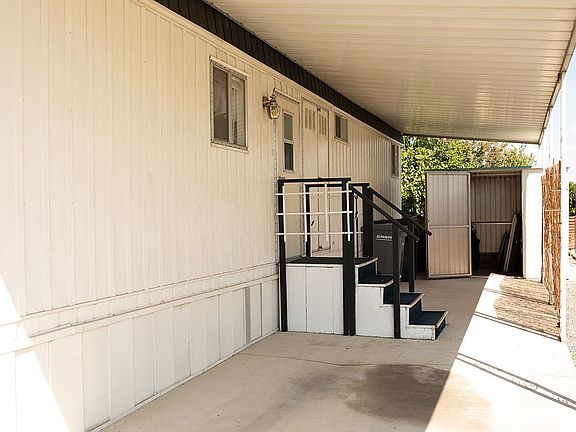 4th image of 601 N Kirby St #10