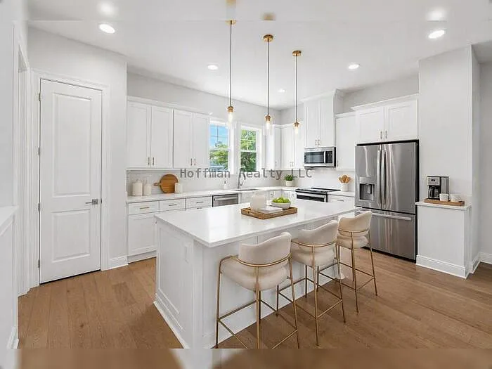 4 bed, 3.5 bath, 2405 sqft, $4,800 — Photo 4