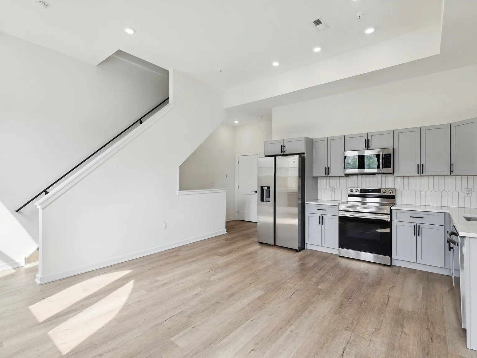 1535 N Sydenham ST Unit B — Photo 4