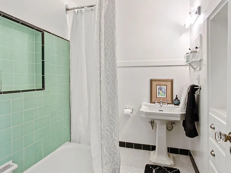 2615 P St #3 — Photo 19