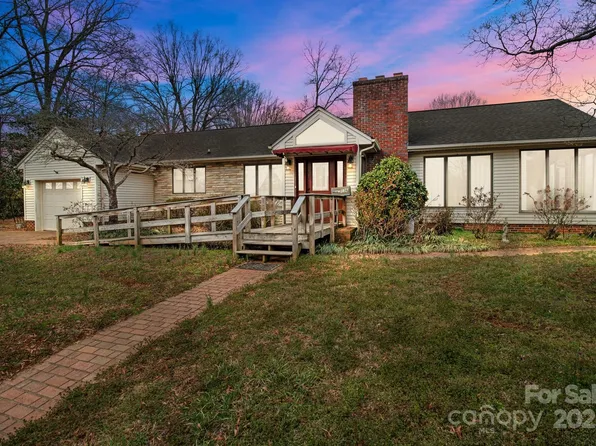 136 Coble Ave, Albemarle, NC 28001