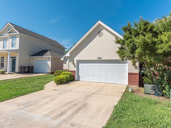 3rd image of 413 Kirkcauldy Dr