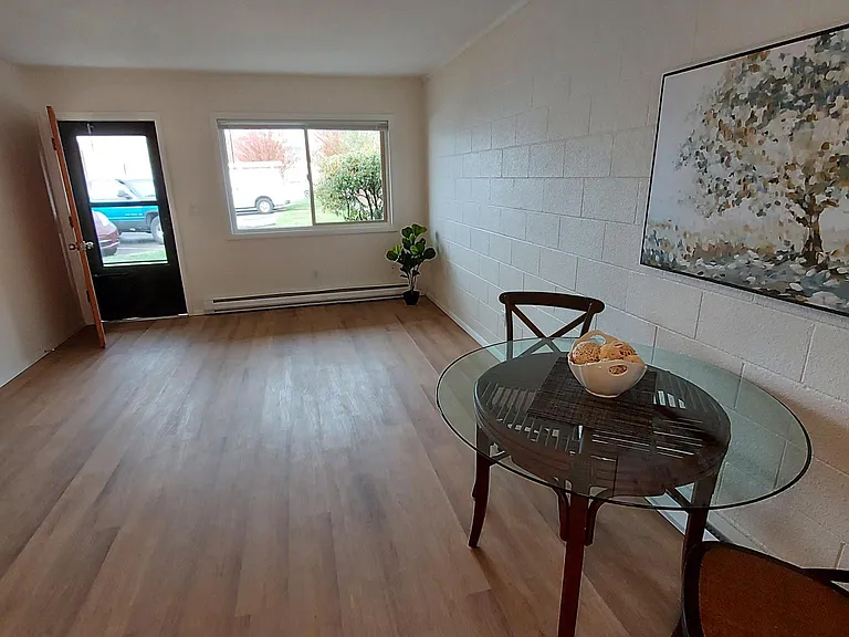 214 2nd St #2 — Photo 3
