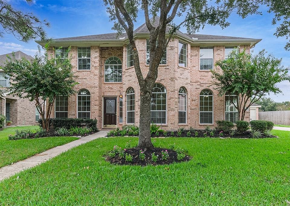 Welcome home to 24910 Falcon Hollow Lane nestled in Falcon Ranch in Katy, Texas.