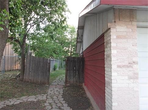 4th image of 2306 Valleywood Dr