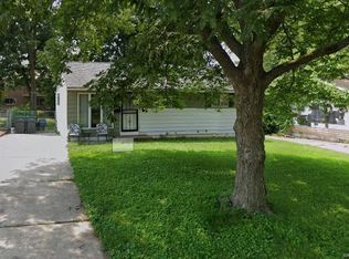 204 Perthshire Rd, Saint Louis, MO 63137