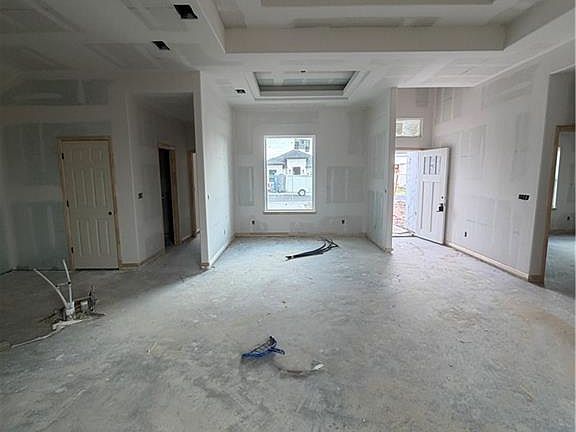 5th image of 438 Sandy Rd
