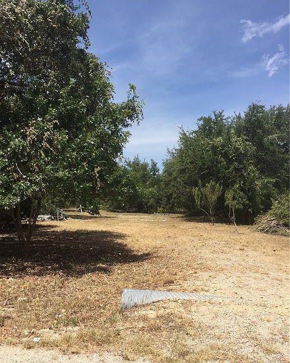 1st image of 225 Bumblebee Ln