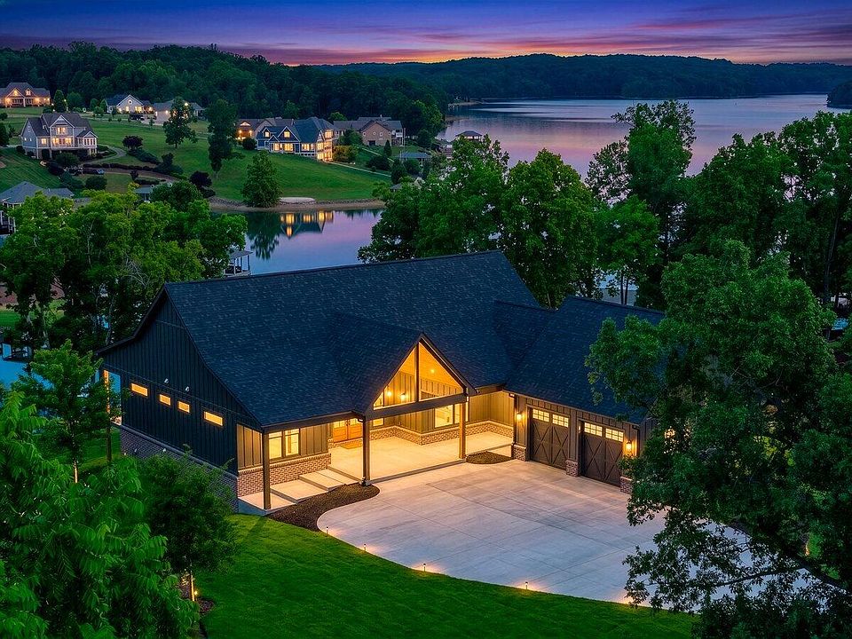 1st image of 775 Compass Cove Cir