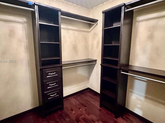 3rd image of 1094 Redwood St #1094