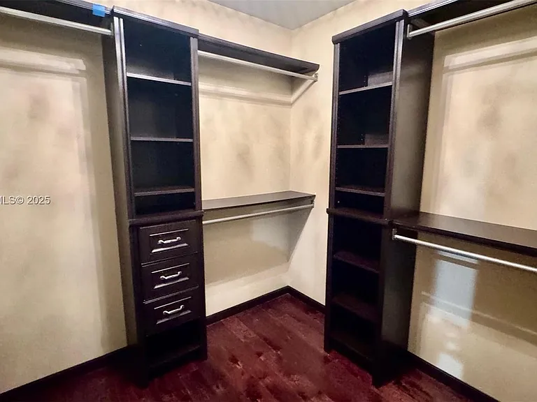 1094 Redwood St #1094 — Photo 3