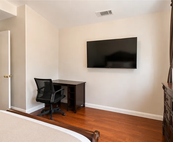 746 Geoffrey Ct #1 — Photo 3