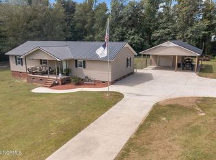 5704 S State Highway 50, Wallace, NC 28466